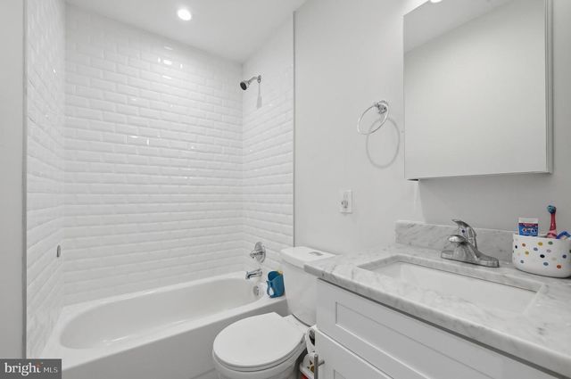 2700 4TH ST NE, Washington, DC 20002