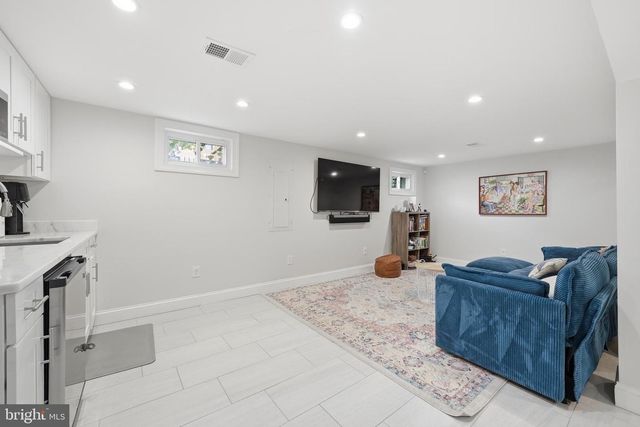 2700 4TH ST NE, Washington, DC 20002