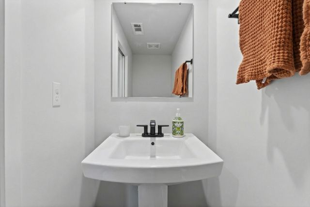 1801 Goldsberry St, Columbia, TN 38401