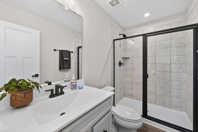 1801 Goldsberry St, Columbia, TN 38401