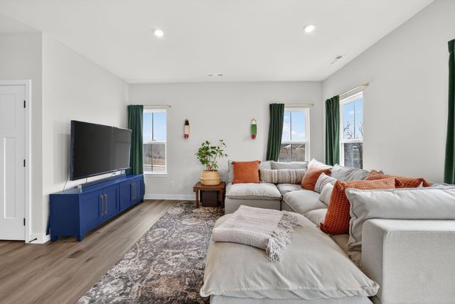 1801 Goldsberry St, Columbia, TN 38401