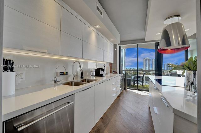 3610 Yacht Club Drive 1206, Aventura, FL 33180