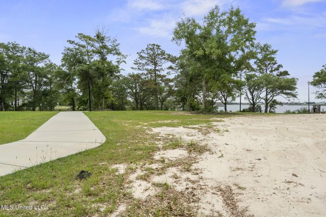 Savannah Estates Boulevard, Biloxi, MS 39532