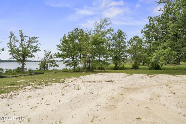 Savannah Estates Boulevard, Biloxi, MS 39532