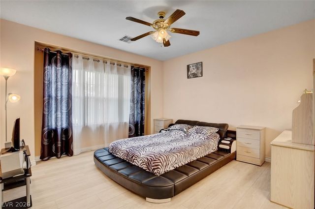 74 Tamarron Cliffs Street, Las Vegas, NV 89148