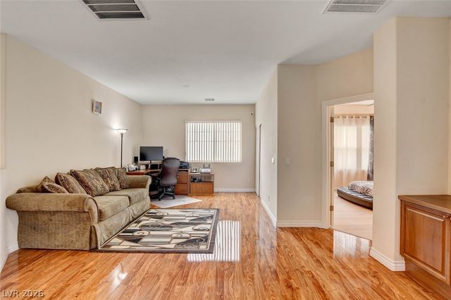 74 Tamarron Cliffs Street, Las Vegas, NV 89148