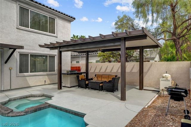 74 Tamarron Cliffs Street, Las Vegas, NV 89148
