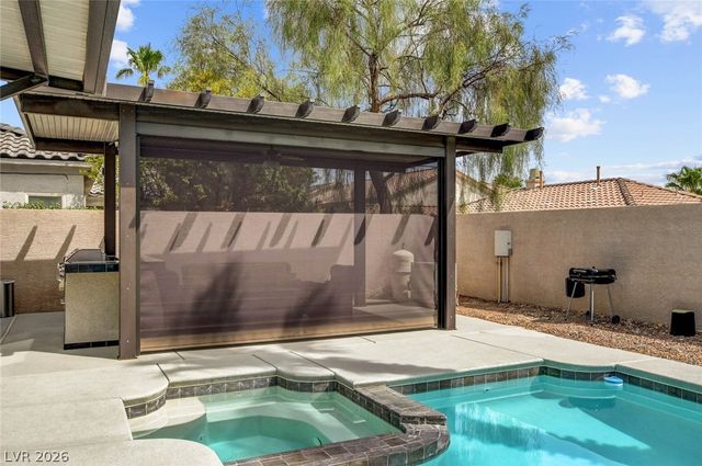74 Tamarron Cliffs Street, Las Vegas, NV 89148