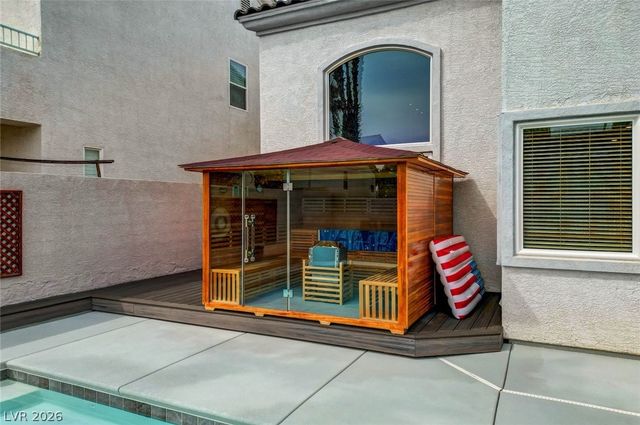 74 Tamarron Cliffs Street, Las Vegas, NV 89148