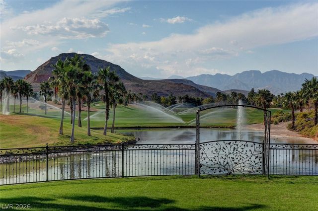 74 Tamarron Cliffs Street, Las Vegas, NV 89148