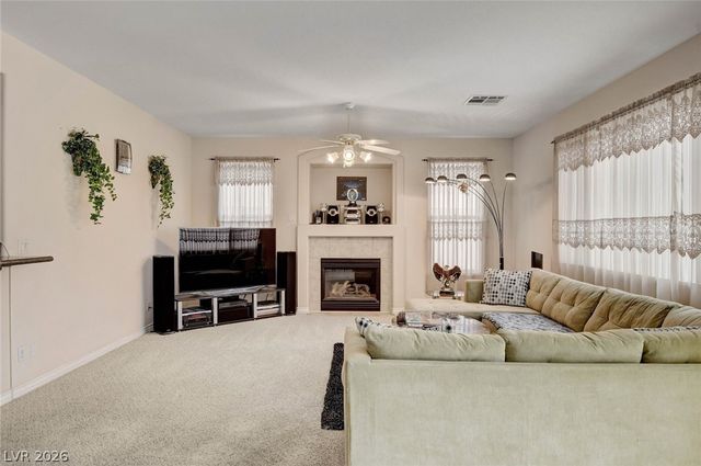 74 Tamarron Cliffs Street, Las Vegas, NV 89148