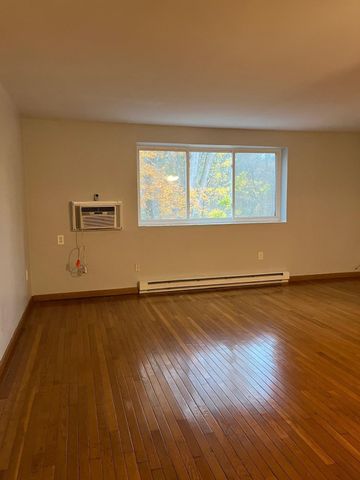 15 Weld St 46, Framingham, MA 01702