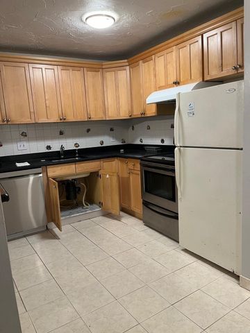15 Weld St 46, Framingham, MA 01702
