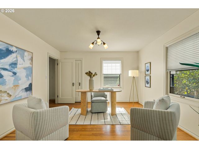 3230 Ne US Grant Pl, Portland, OR 97212