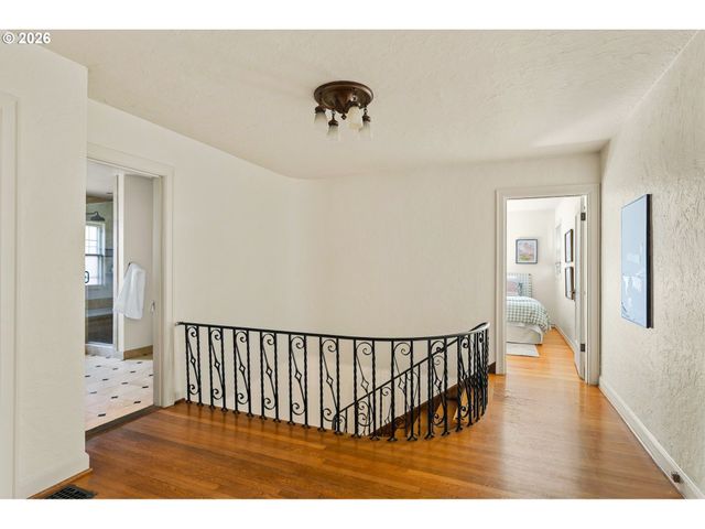 3230 Ne US Grant Pl, Portland, OR 97212