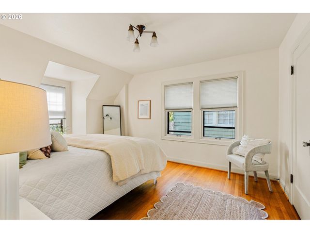 3230 Ne US Grant Pl, Portland, OR 97212