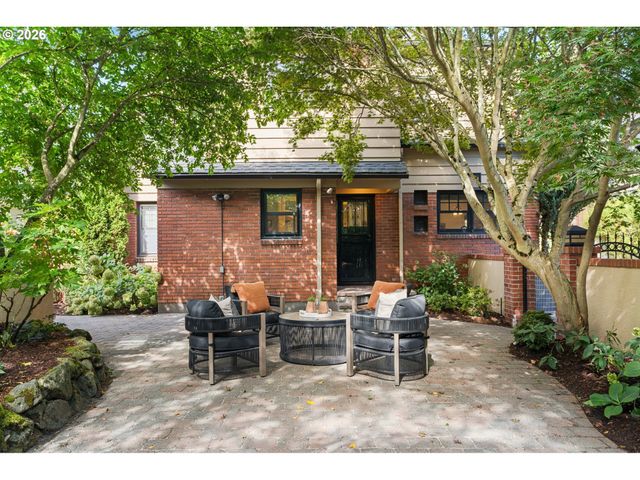 3230 Ne US Grant Pl, Portland, OR 97212