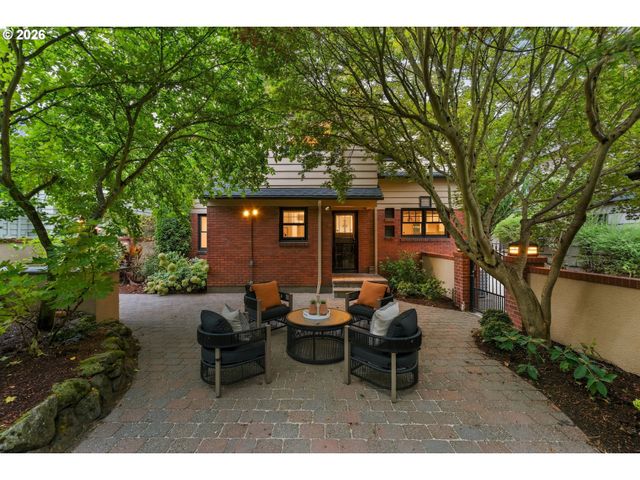 3230 Ne US Grant Pl, Portland, OR 97212