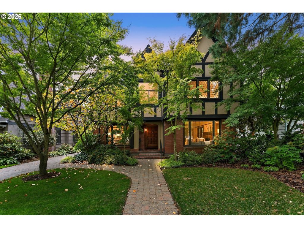 3230 Ne US Grant Pl, Portland, OR 97212