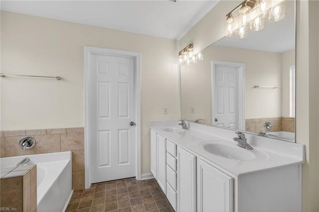 45 Hampshire Glen PW, Hampton, VA 23669