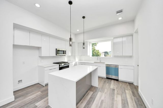 2521 Francis Street, Houston, TX 77004