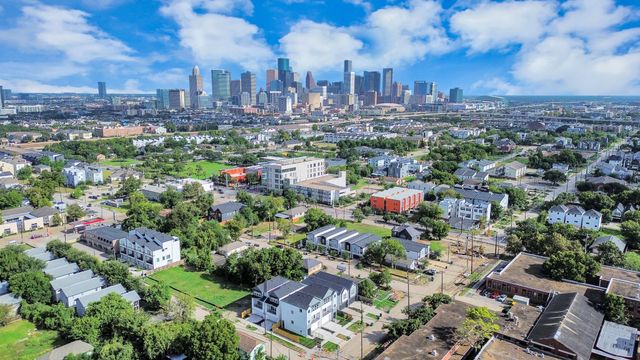 2521 Francis Street, Houston, TX 77004