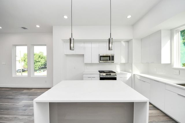 2521 Francis Street, Houston, TX 77004