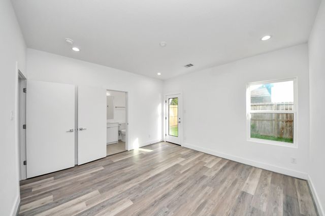 2521 Francis Street, Houston, TX 77004