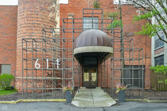 611 N Park Avenue 208, Indianapolis, IN 46204