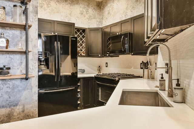 611 N Park Avenue 208, Indianapolis, IN 46204