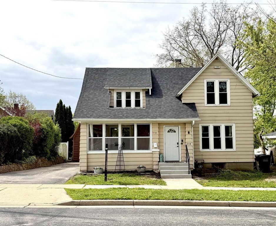 318 N 3rd Street, Fort Atkinson, WI 53538