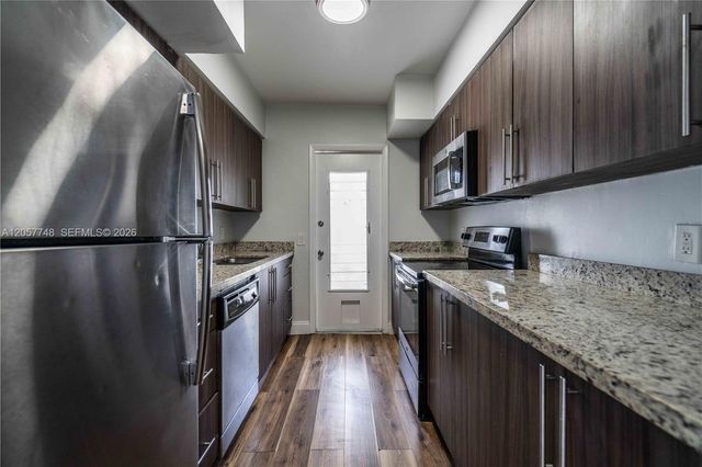 7927 E Dr 278 278, North Bay Village, FL 33141