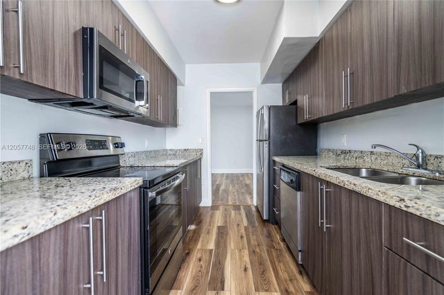 7927 E Dr 278 278, North Bay Village, FL 33141