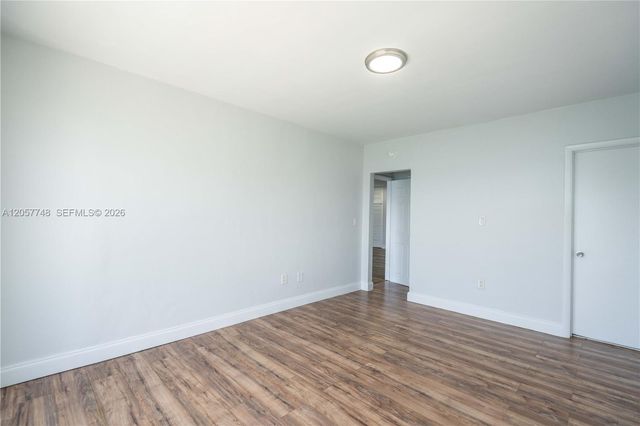 7927 E Dr 278 278, North Bay Village, FL 33141