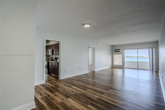 7927 E Dr 278 278, North Bay Village, FL 33141