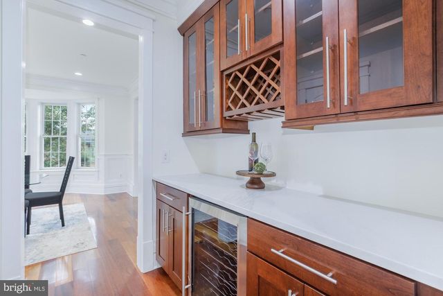 9715 SINGLETON DR, Bethesda, MD 20817