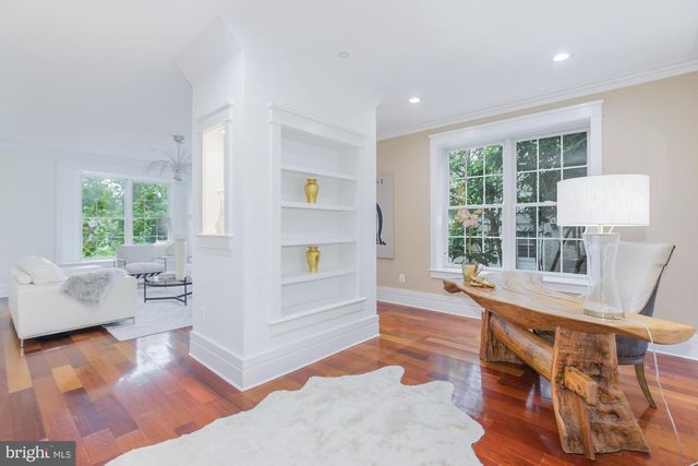 9715 SINGLETON DR, Bethesda, MD 20817