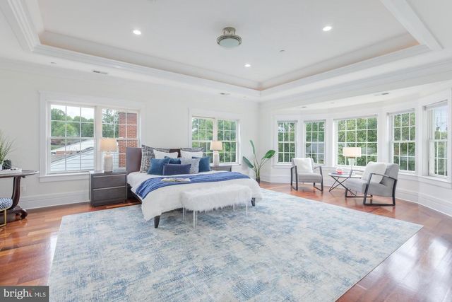 9715 SINGLETON DR, Bethesda, MD 20817