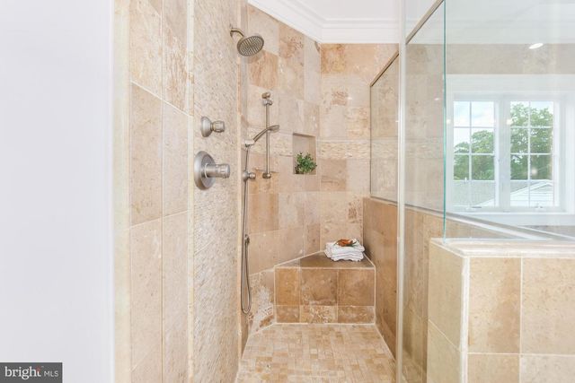 9715 SINGLETON DR, Bethesda, MD 20817