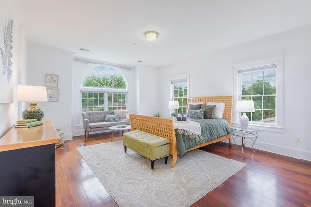 9715 SINGLETON DR, Bethesda, MD 20817