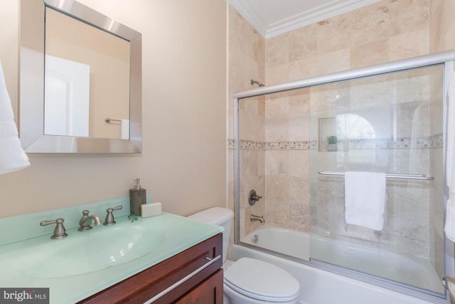 9715 SINGLETON DR, Bethesda, MD 20817