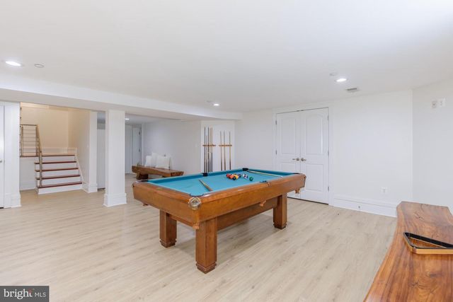 9715 SINGLETON DR, Bethesda, MD 20817