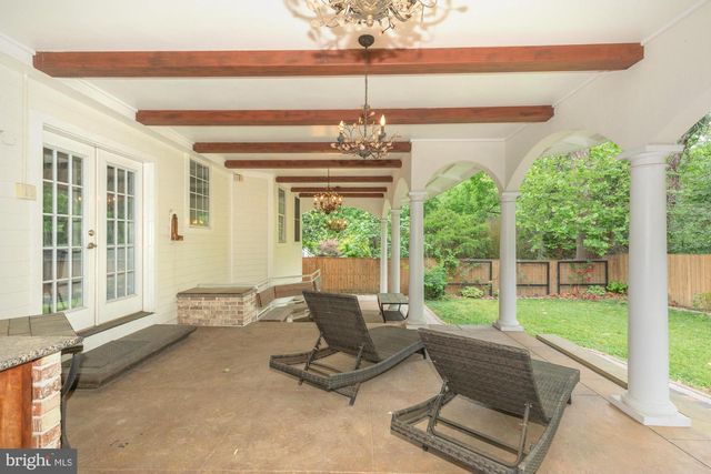9715 SINGLETON DR, Bethesda, MD 20817