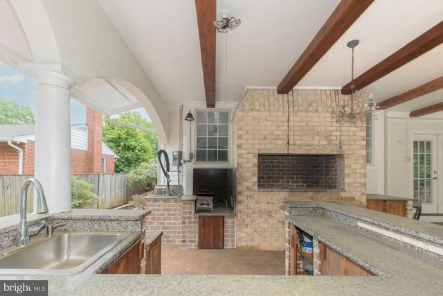 9715 SINGLETON DR, Bethesda, MD 20817
