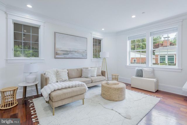 9715 SINGLETON DR, Bethesda, MD 20817