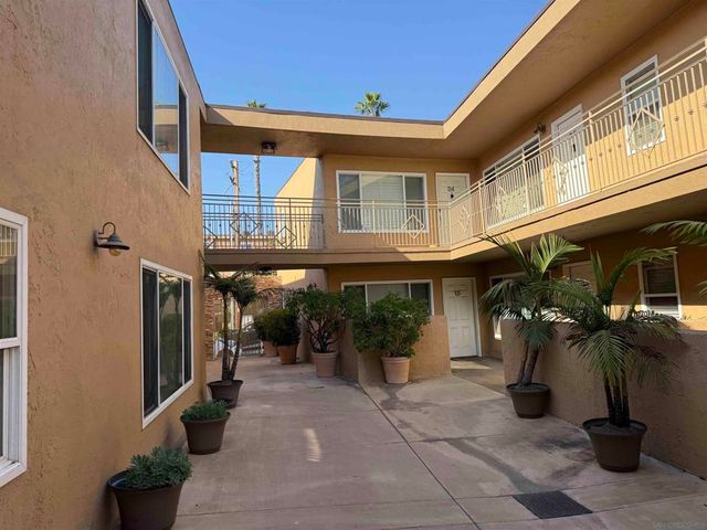 5511 Adelaide Ave 21, San Diego, CA 92115