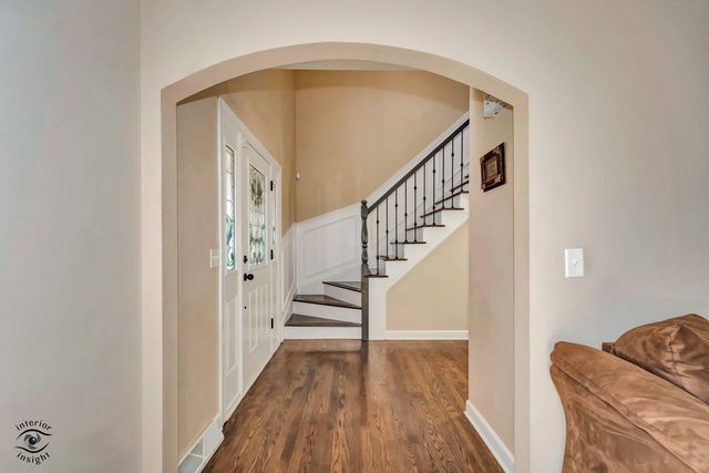 3 Hobson Court, Woodridge, IL 60517