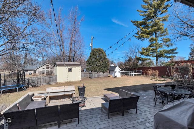 3 Hobson Court, Woodridge, IL 60517