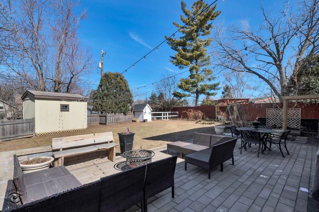 3 Hobson Court, Woodridge, IL 60517