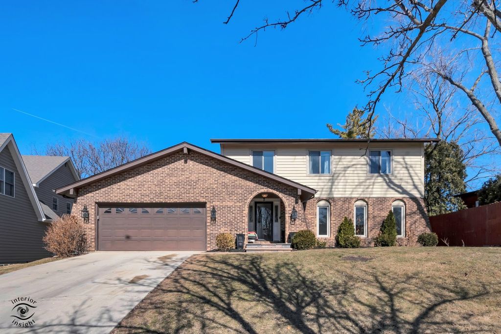 3 Hobson Court, Woodridge, IL 60517